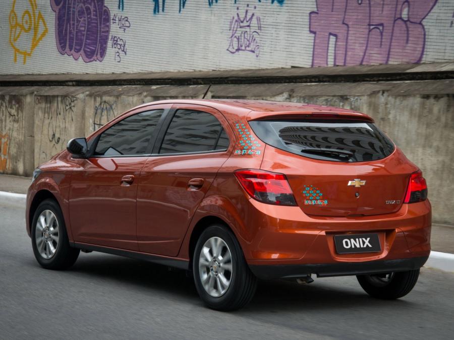  Chevrolet Onix Lollapalooza 2014 года  (фото 13 из 27)